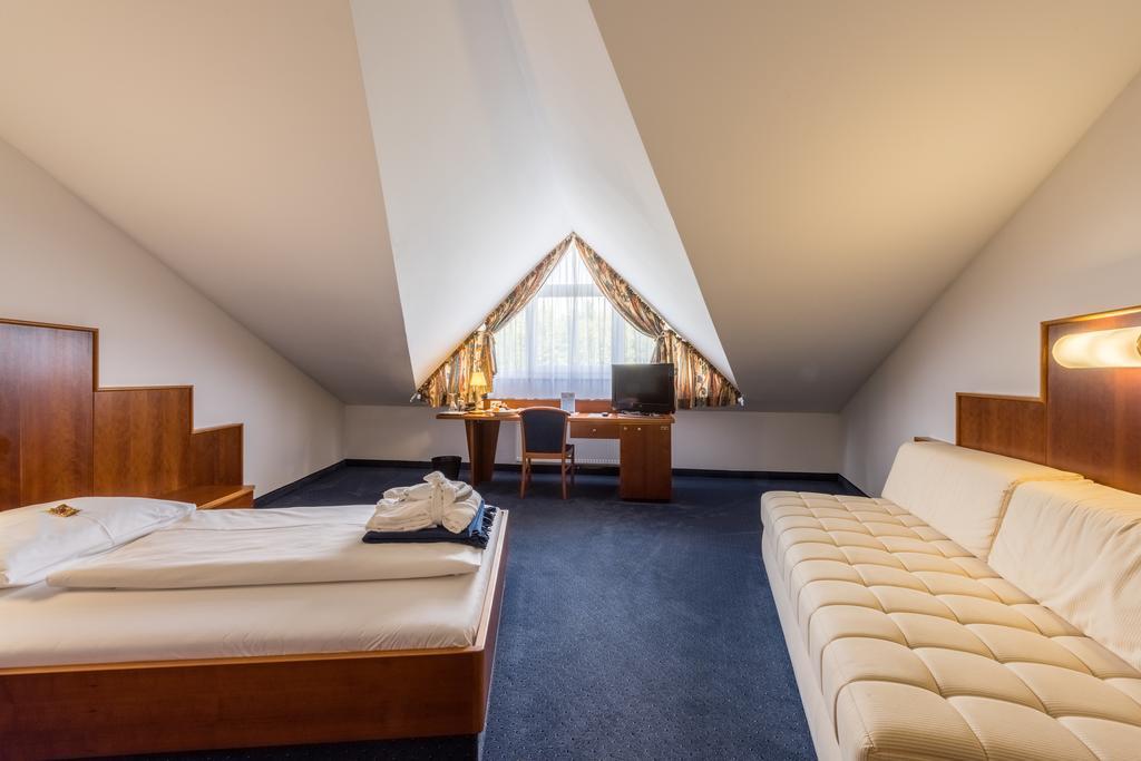 Hotel Paradies Грац Экстерьер фото