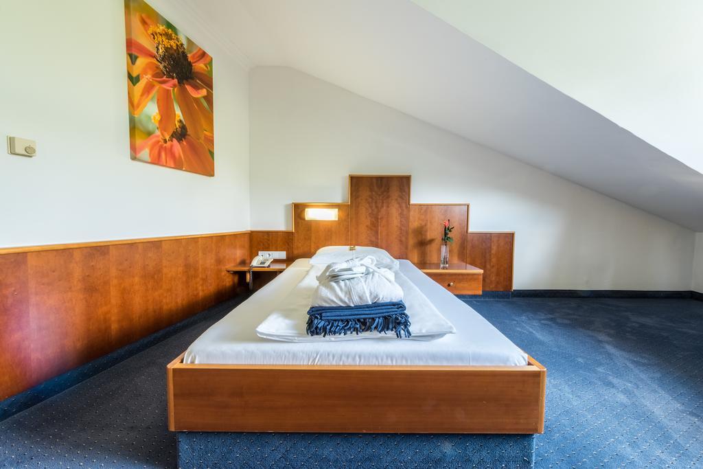 Hotel Paradies Грац Экстерьер фото