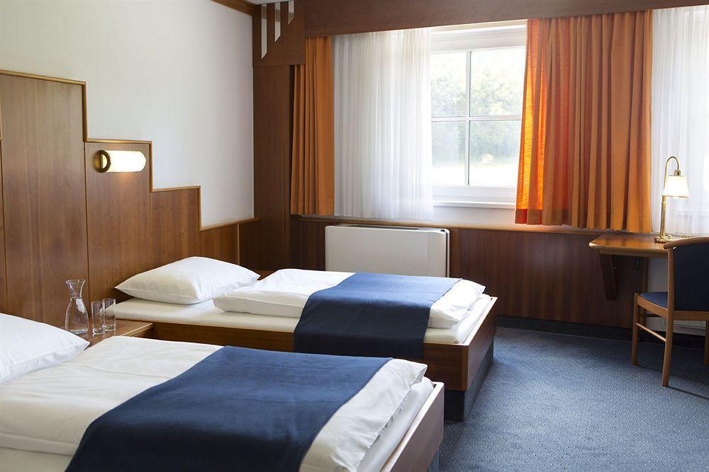 Hotel Paradies Грац Экстерьер фото