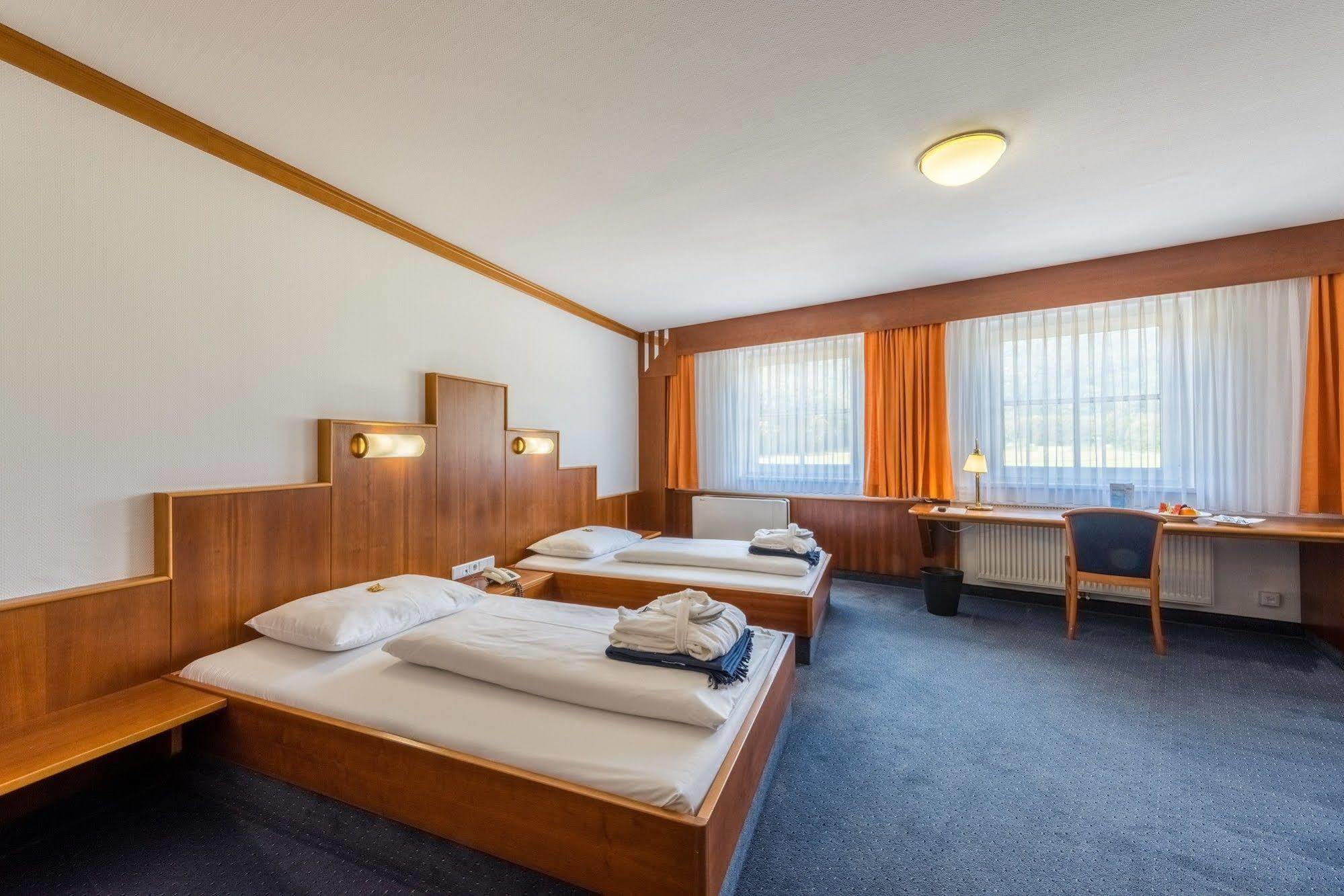 Hotel Paradies Грац Экстерьер фото